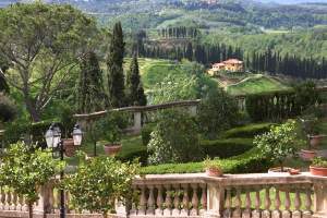 Xtrallusion offers characteristic Bed and Breakfast, B&B, Guest House, Hotel, Albergo and Country Lodge accommodation in Italy. Plus independent self-guided Walking, Adventure, Activity, Skiing and Paragliding Holiday itineraries on the Italian Rivieras, in the Italian Lakes, in the Italian Alps and in some of the most beautiful corners of Italy.